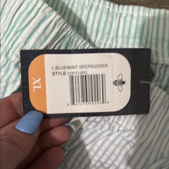 Lily Grace Green and White Shorts with Color Blocking - Picture 5 of 10